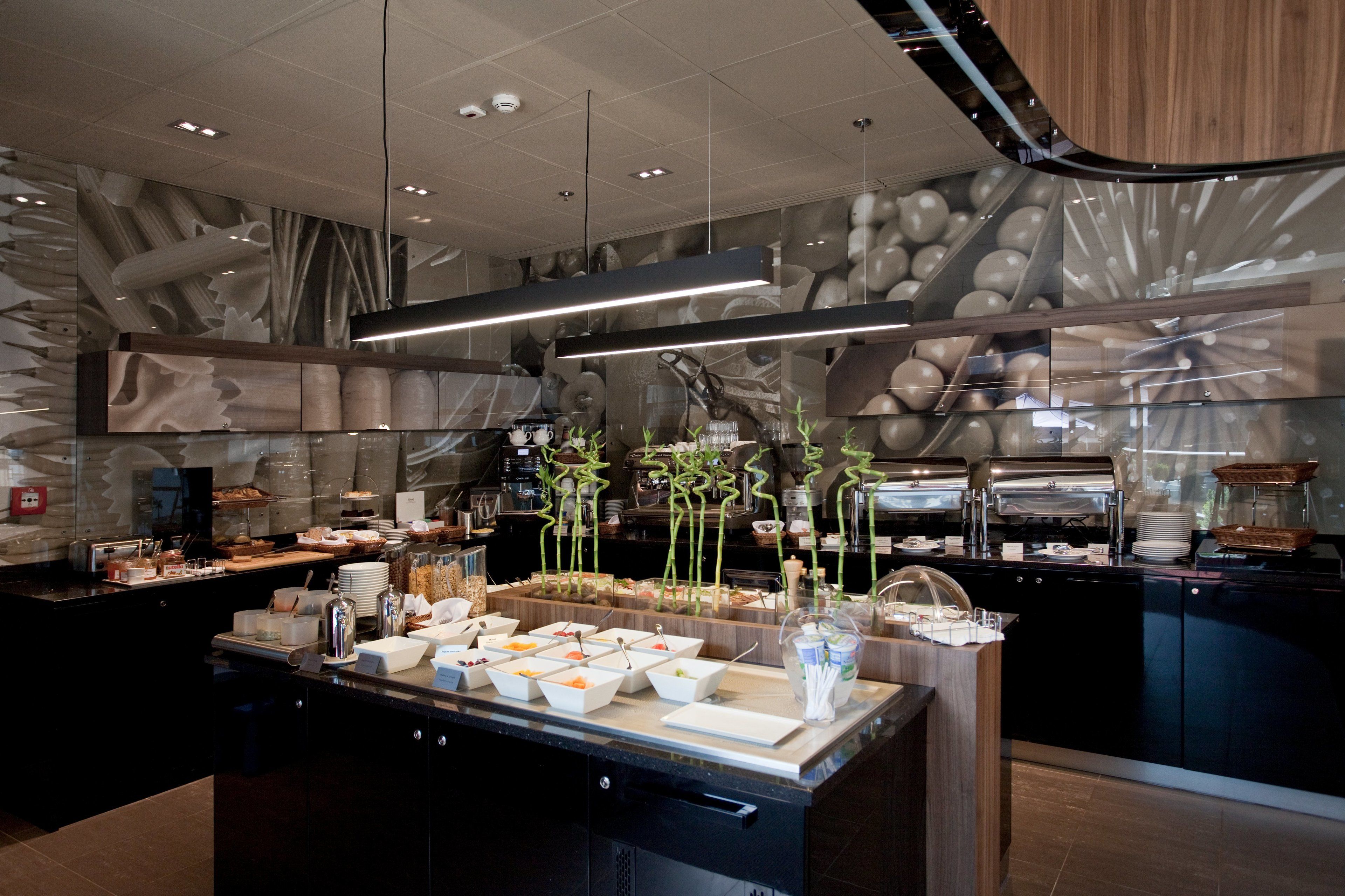 daily buffet breakfast (pln 75 per person)