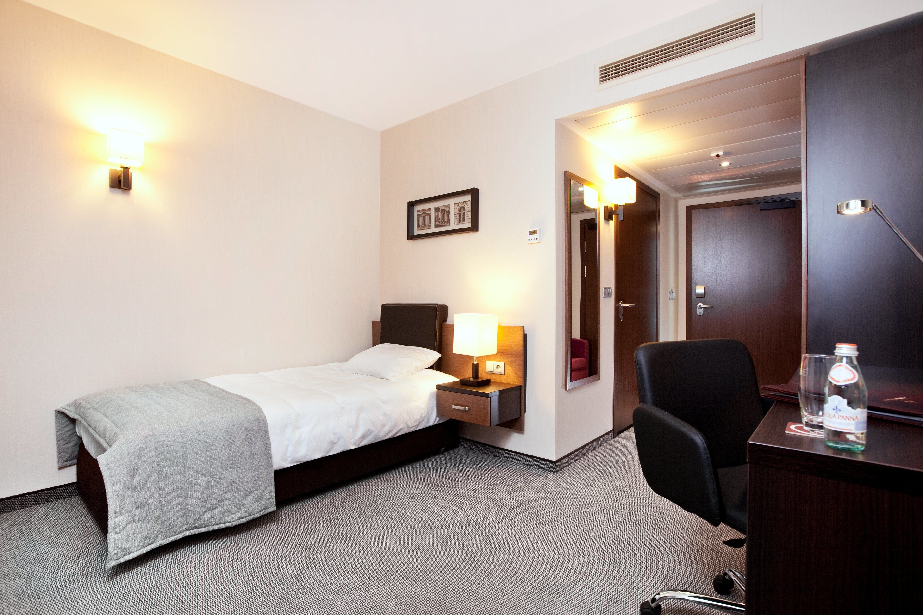 in-room safe, desk, iron/ironing board, free wifi