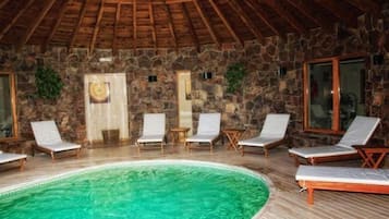 Indoor spa tub