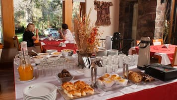Free daily continental breakfast