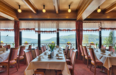 Frühstück, Mittagessen, internationale Küche, Speisen im Freien