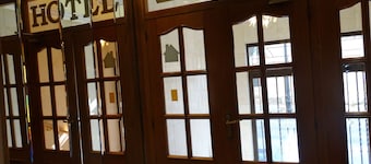 Le Petit Hotel