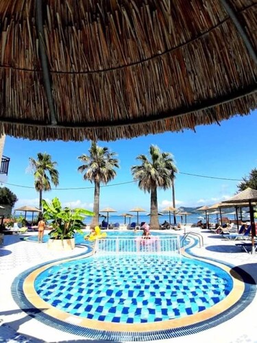 Maria' s Beach Apartments