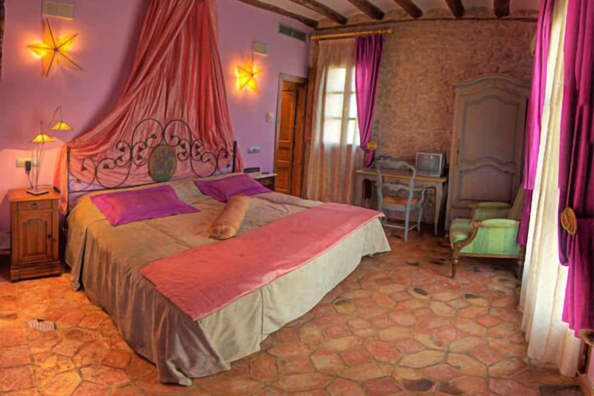 Premium Double or Twin Room, 1 King Bed | 1 bedroom, Select Comfort beds, minibar, individually decorated