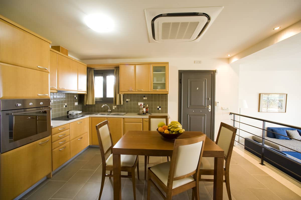 deluxe villa, private pool (oino) | private kitchen | full-sized fridge, microwave, oven, stovetop