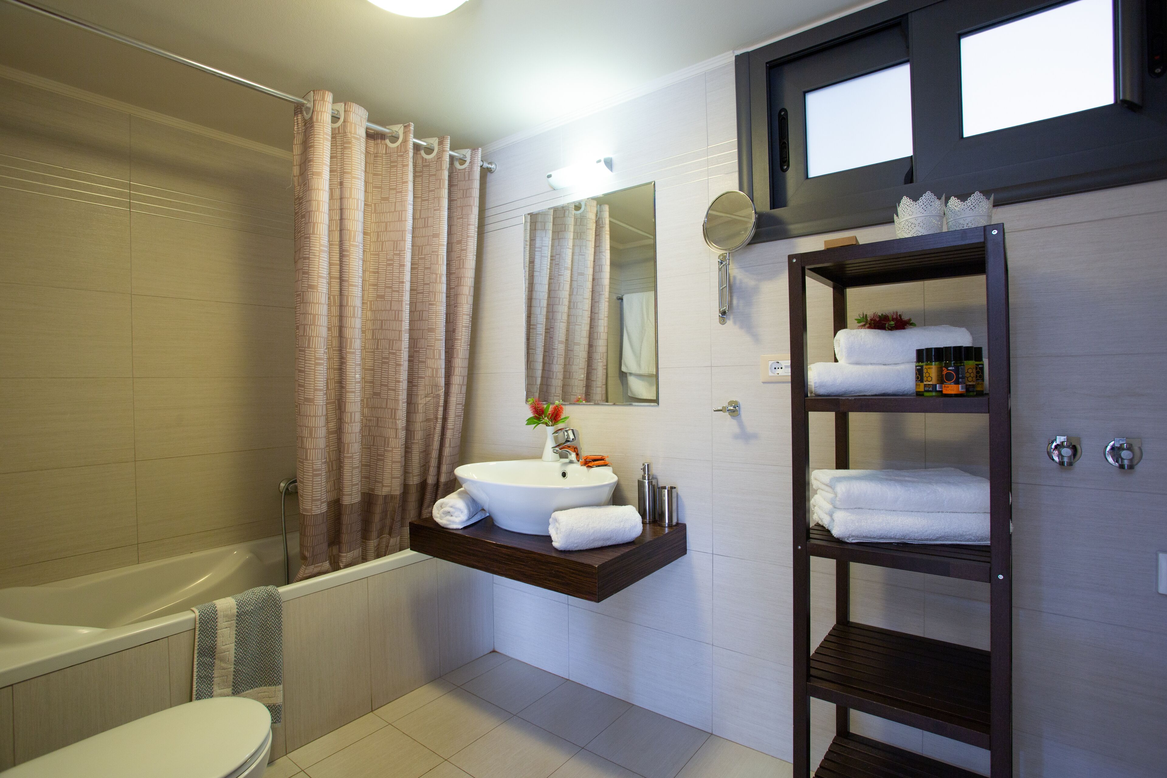 apartment, shared pool  (spermo) | bathroom | combined shower/bathtub, hair dryer, towels, soap