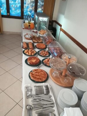 Free buffet breakfast  - Hotel Riviera Lido (Milazzo)