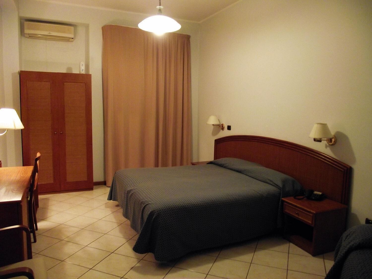 minibar, in-room safe, free wifi