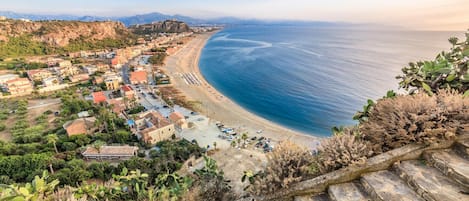 Playa privada y playa de arena blanca 