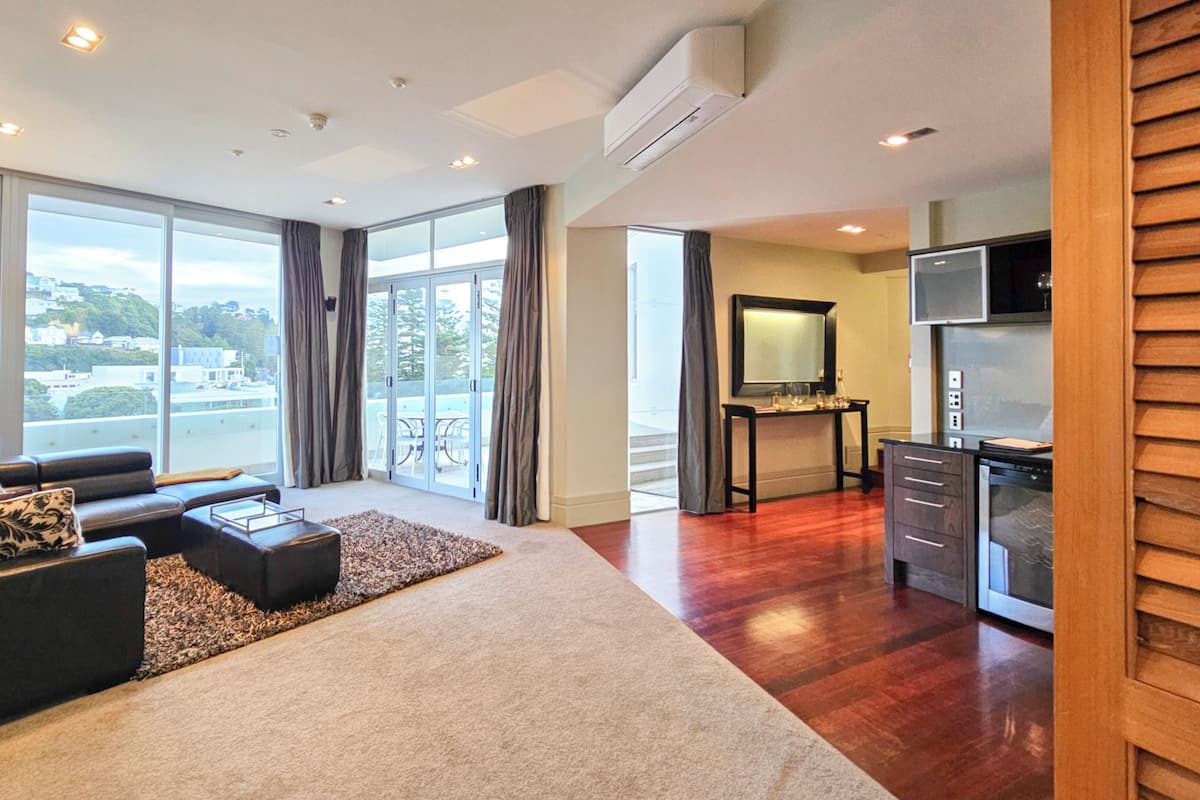 Deco Decant Penthouse
