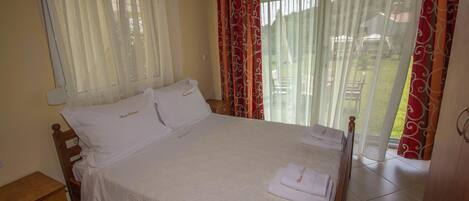 家庭複式房屋 | 埃及棉床單、高級寢具、羽絨被、Select Comfort 床墊