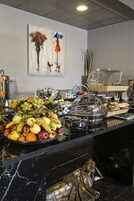 Café da manhã com buffet todos os dias mediante uma taxa