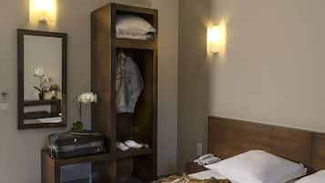 Standard Double Room | Desk, blackout drapes, soundproofing, iron/ironing board