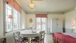 Garden View Studio