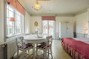 Standaard studio | Luxe beddengoed, pillowtop-bedden, individueel gedecoreerd