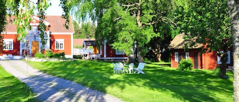 المنطقة المحيطة بالمنشأة