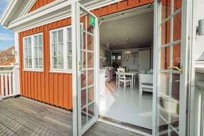 Deluxe Apartment, 2 Bedrooms | Premium bedding, pillowtop beds, individually decorated - Hem till Gården (Vasteras)