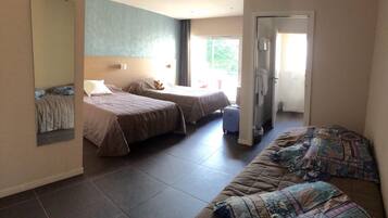 Bureau, lits bébé (gratuits), Wi-Fi gratuit