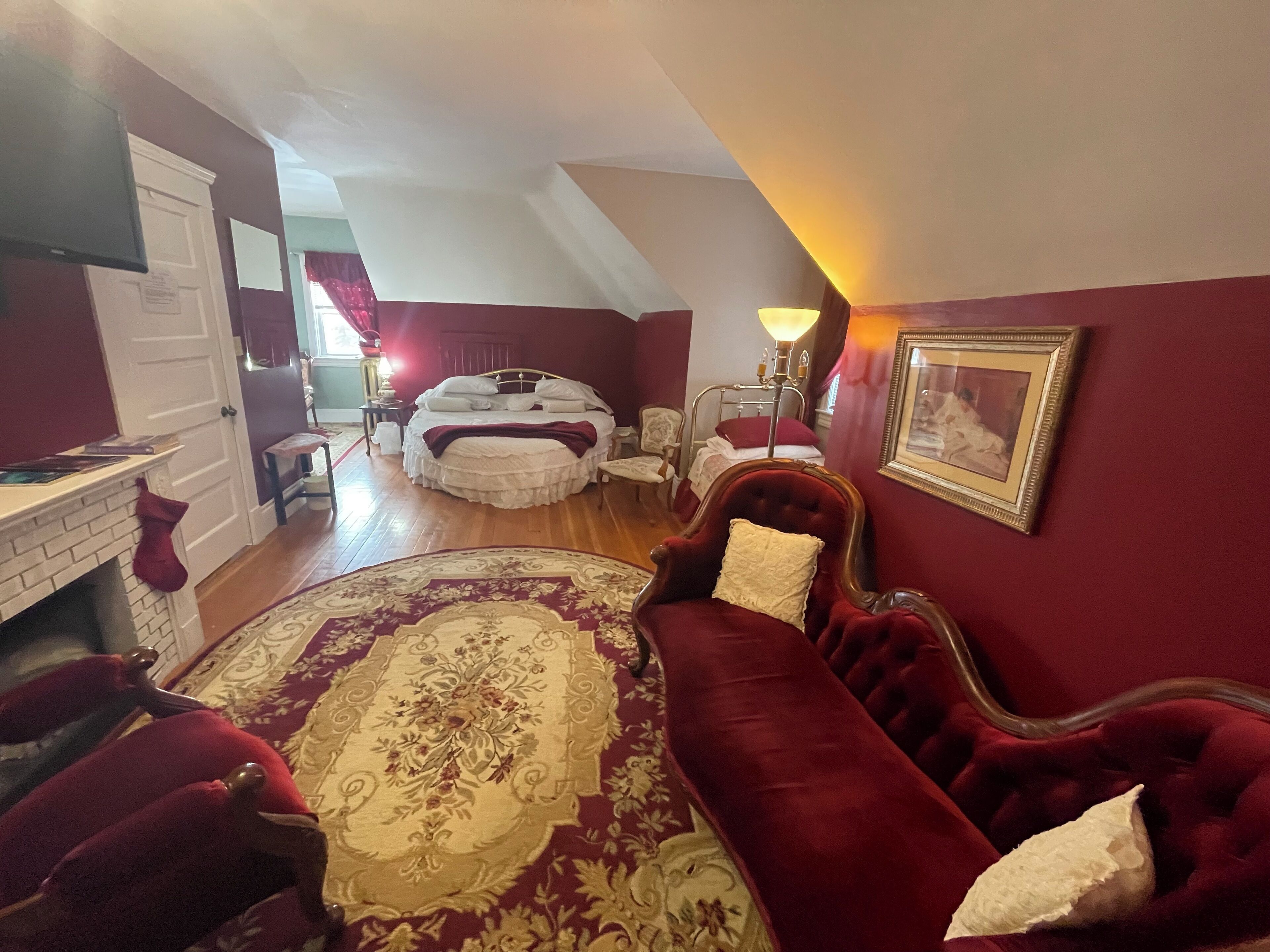 Penthouse Suite | Individually decorated, individually furnished, free WiFi, bed sheets