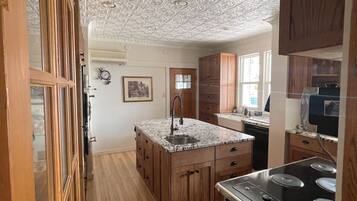 Fridge, coffee/tea maker, electric kettle