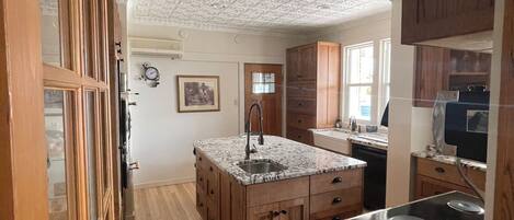 Fridge, coffee/tea maker, electric kettle