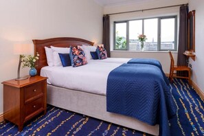 Pillowtop beds, blackout drapes, soundproofing, iron/ironing board - Park Place Apartments (Killarney)