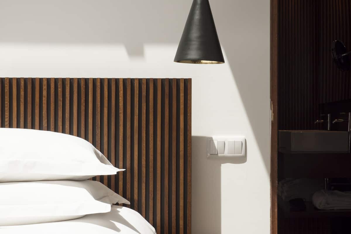 deluxe suite, 1 bedroom, garden view | 1 bedroom, egyptian cotton sheets, select comfort beds, minibar