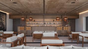 Se sirven desayunos, comidas, cenas y cocina fusión con vista al jardín
