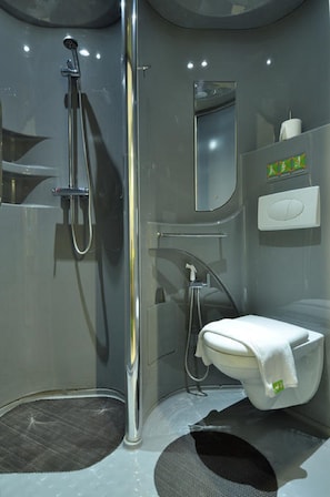 Shower, towels
