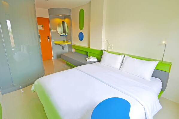 In-room safe, free WiFi - POP! Hotel Teuku Umar Denpasar - Bali (Denpasar)