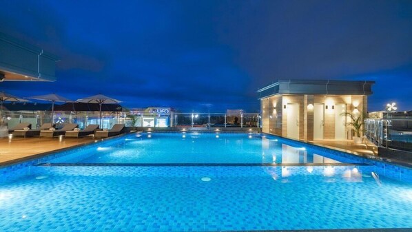 Outdoor pool - POP! Hotel Teuku Umar Denpasar - Bali (Denpasar)