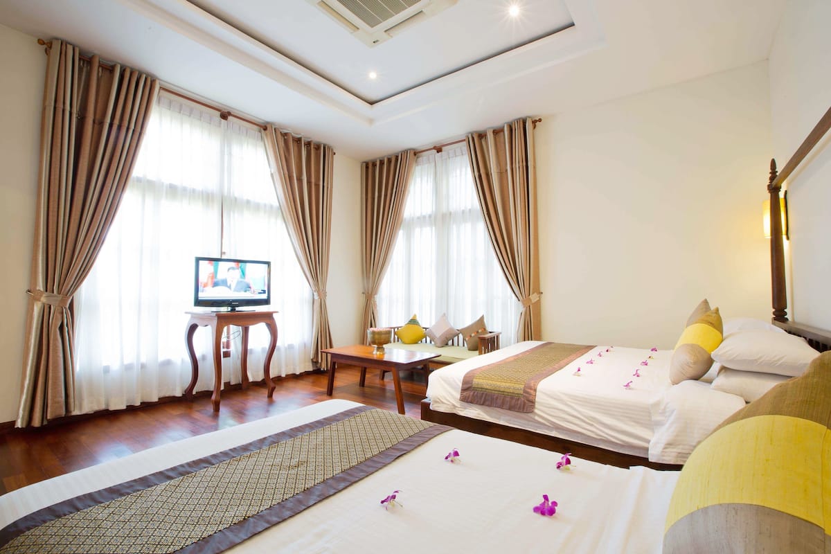 Two-Bedroom Deluxe  Family (Free Airport Shuttle) 
