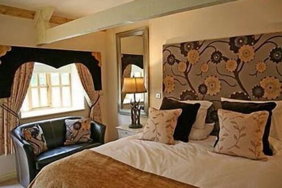 Double Room, Ensuite, Annex Building | Bed sheets