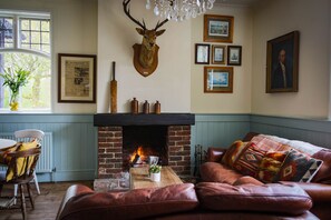 Suite, Ensuite (Double & Single) | Bar (on property)
