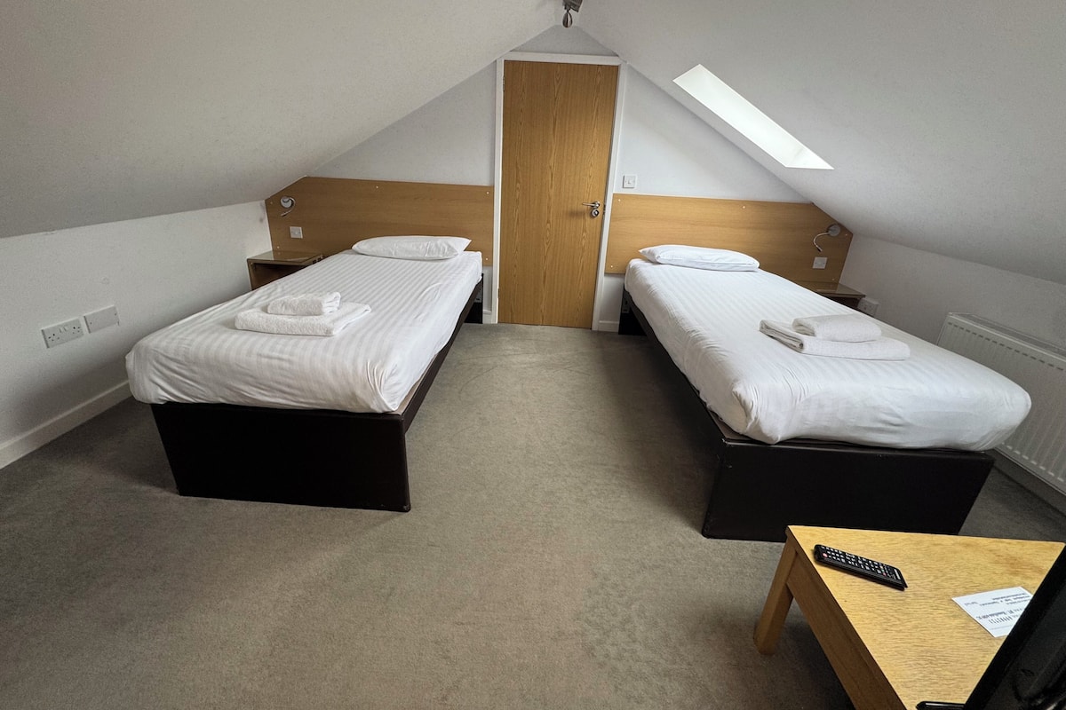 Basic Twin Room, 2 Single Beds, Non Smoking