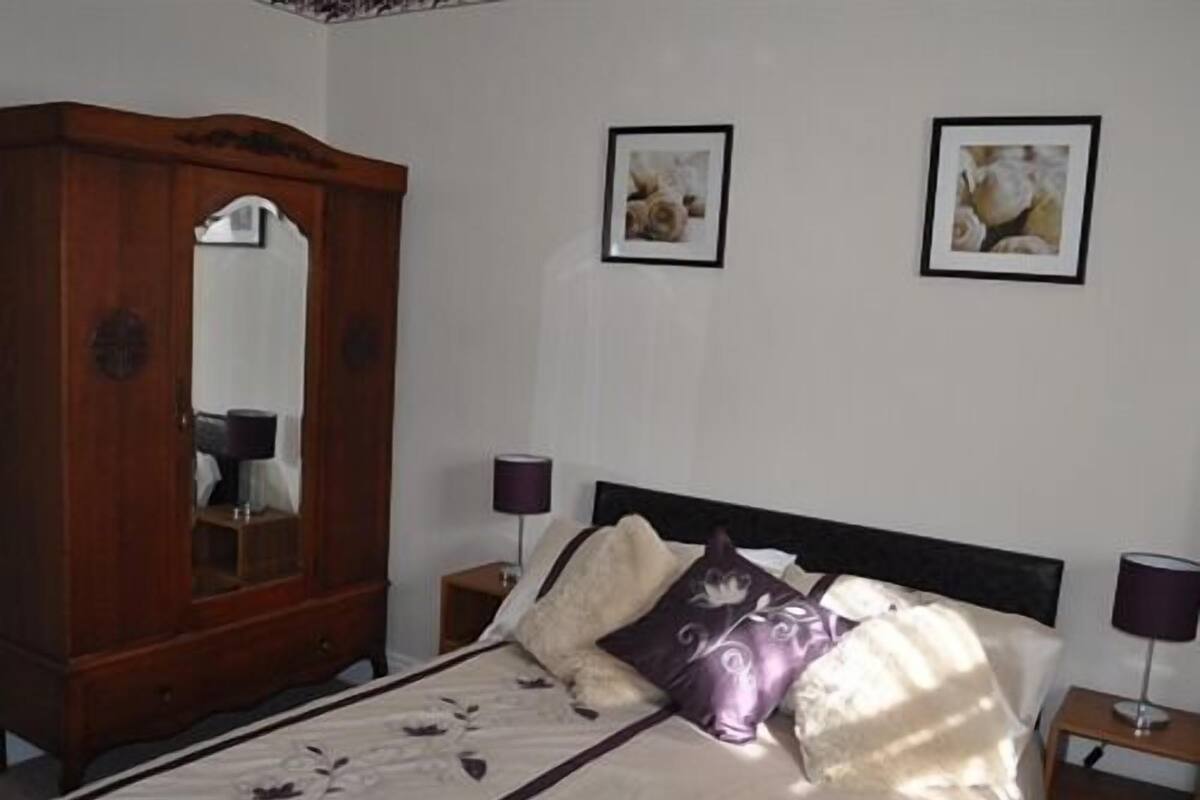 Chambre Double, salle de bains attenante