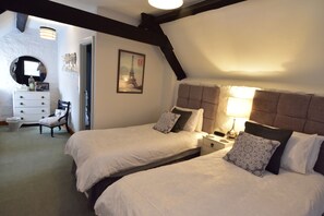 Quarto duplo, suíte | Roupas de cama premium, camas Select Comfort, Wi-Fi de cortesia
