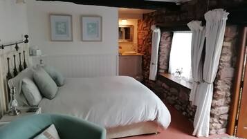 Standard Double Room, Ensuite | Premium bedding, Select Comfort beds, free WiFi, bed sheets