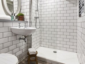 Bathroom - The Masons Arms (Cirencester)