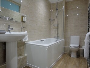 Deluxe Double Room | Bathroom