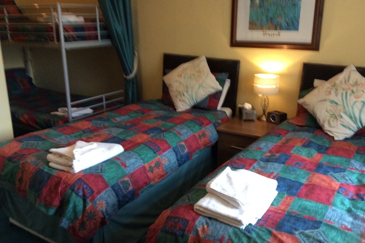 Standard-Suite, mit Bad (2 Adults 2 Child)