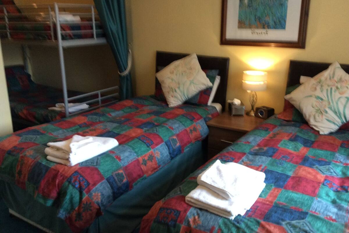 Standard Suite, Ensuite (2 Adults 2 Child)