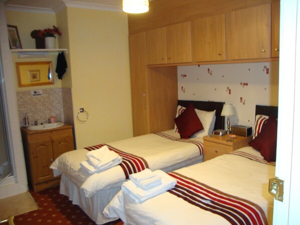 Standard Twin Room, Ensuite