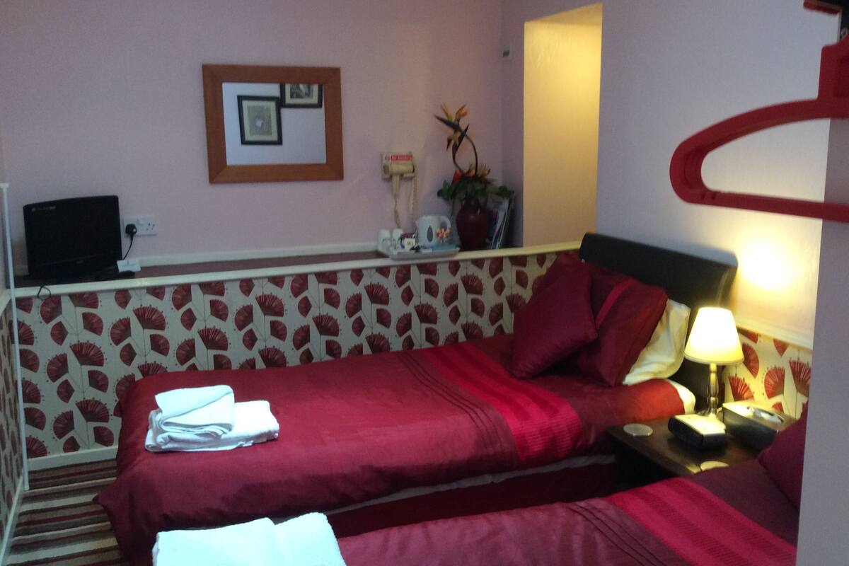 Standard-Zweibettzimmer, Gemeinschaftsbad