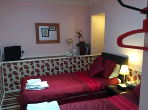 Standard Twin Room, Shared Bathroom