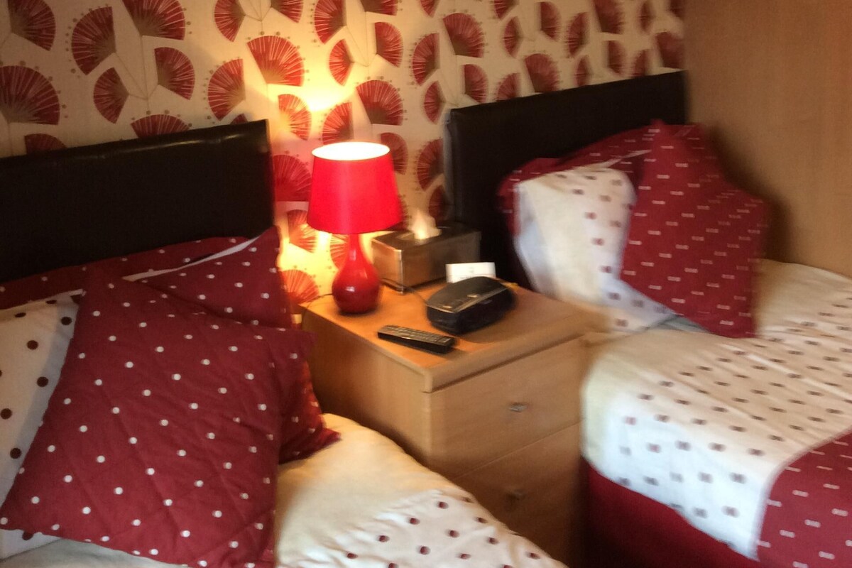 Standard-Zweibettzimmer, mit Bad