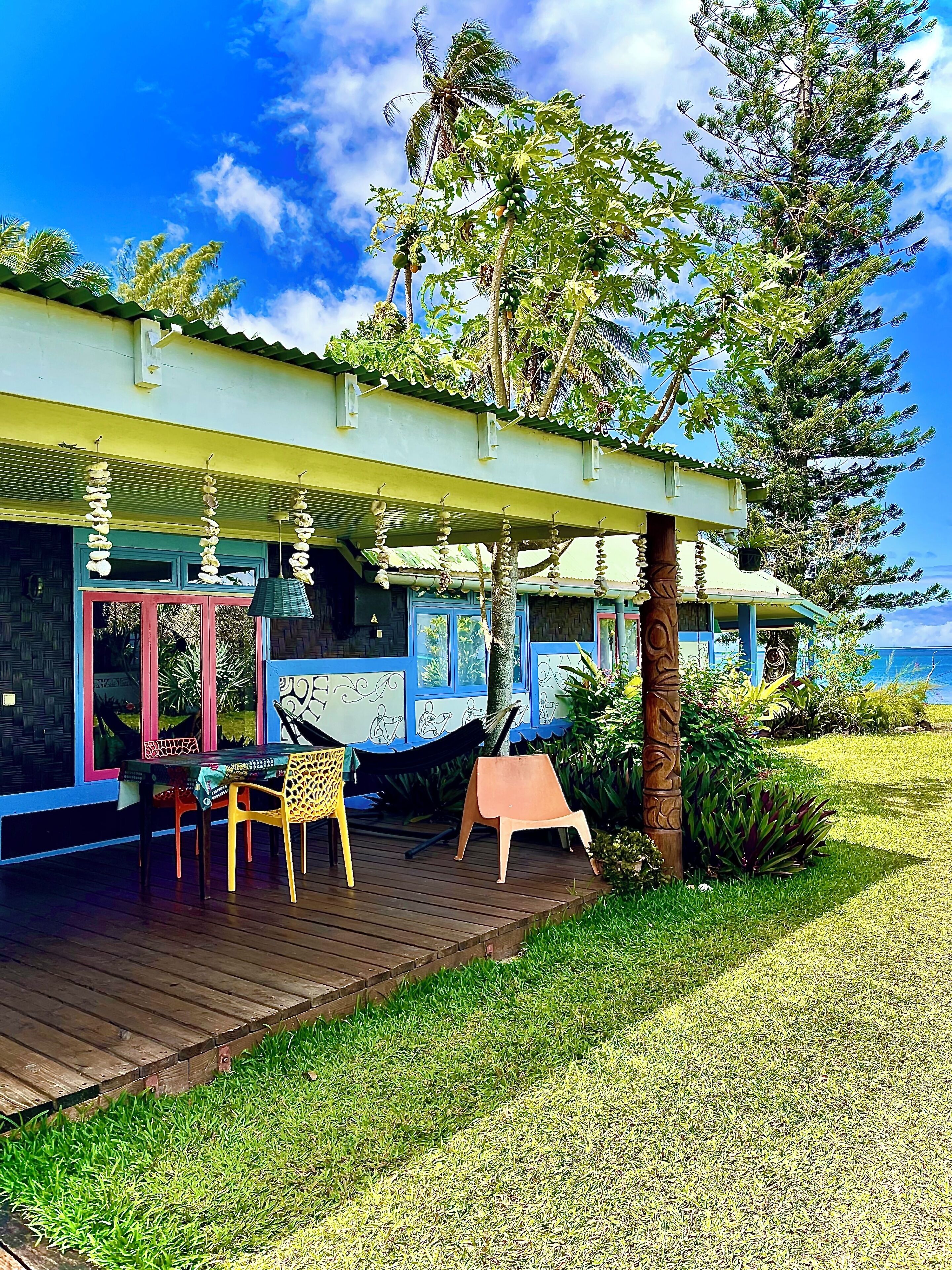 Estudio, vistas parciales al mar, en la zona del jardín | Terraza o patio