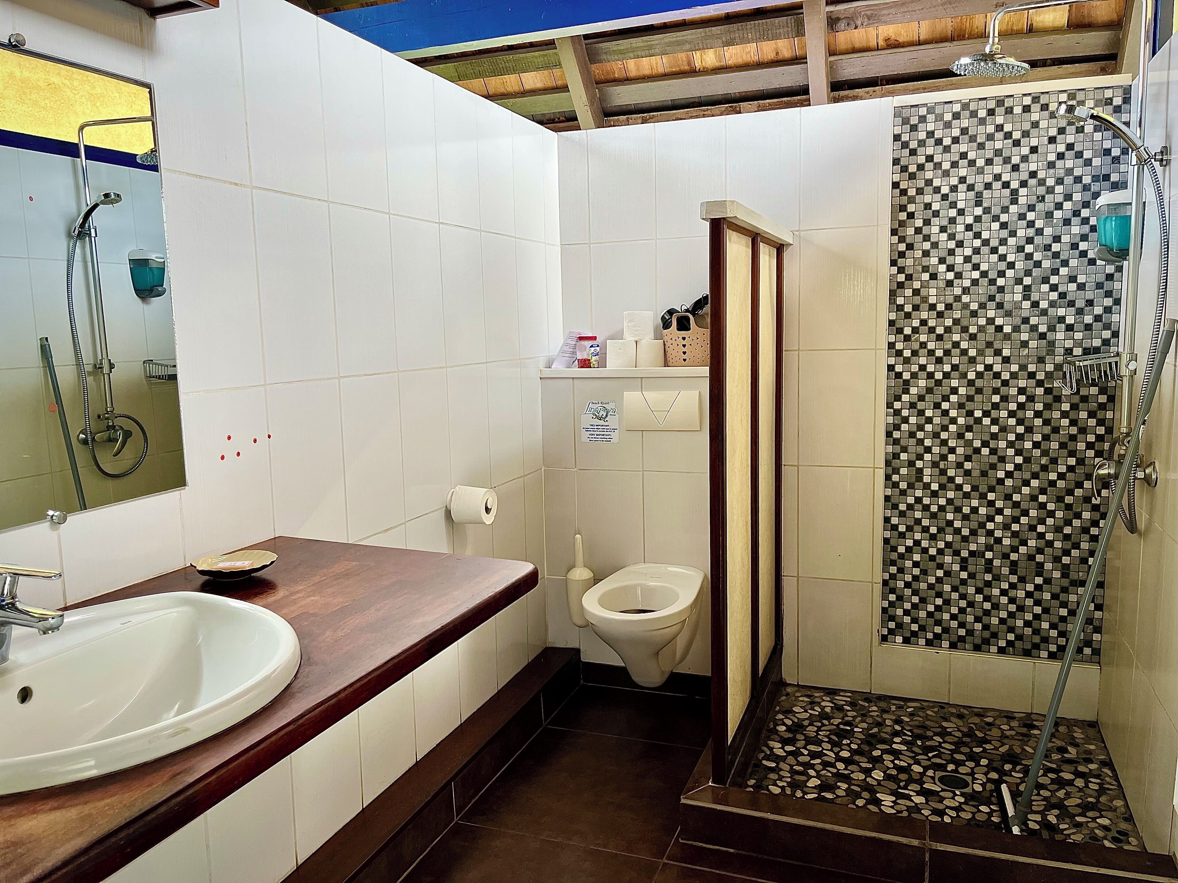 family villa, partial sea view, garden area | bathroom | shower, rainfall showerhead, hair dryer, towels