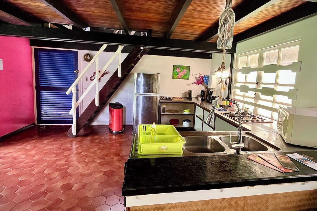 family villa, partial sea view, garden area | private kitchen | microwave, stovetop, electric kettle, cookware/dishes/utensils