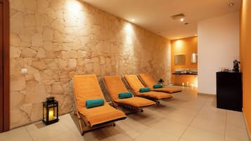 Sauna, hot tub, steam room, Turkish bath/hammam, body treatments